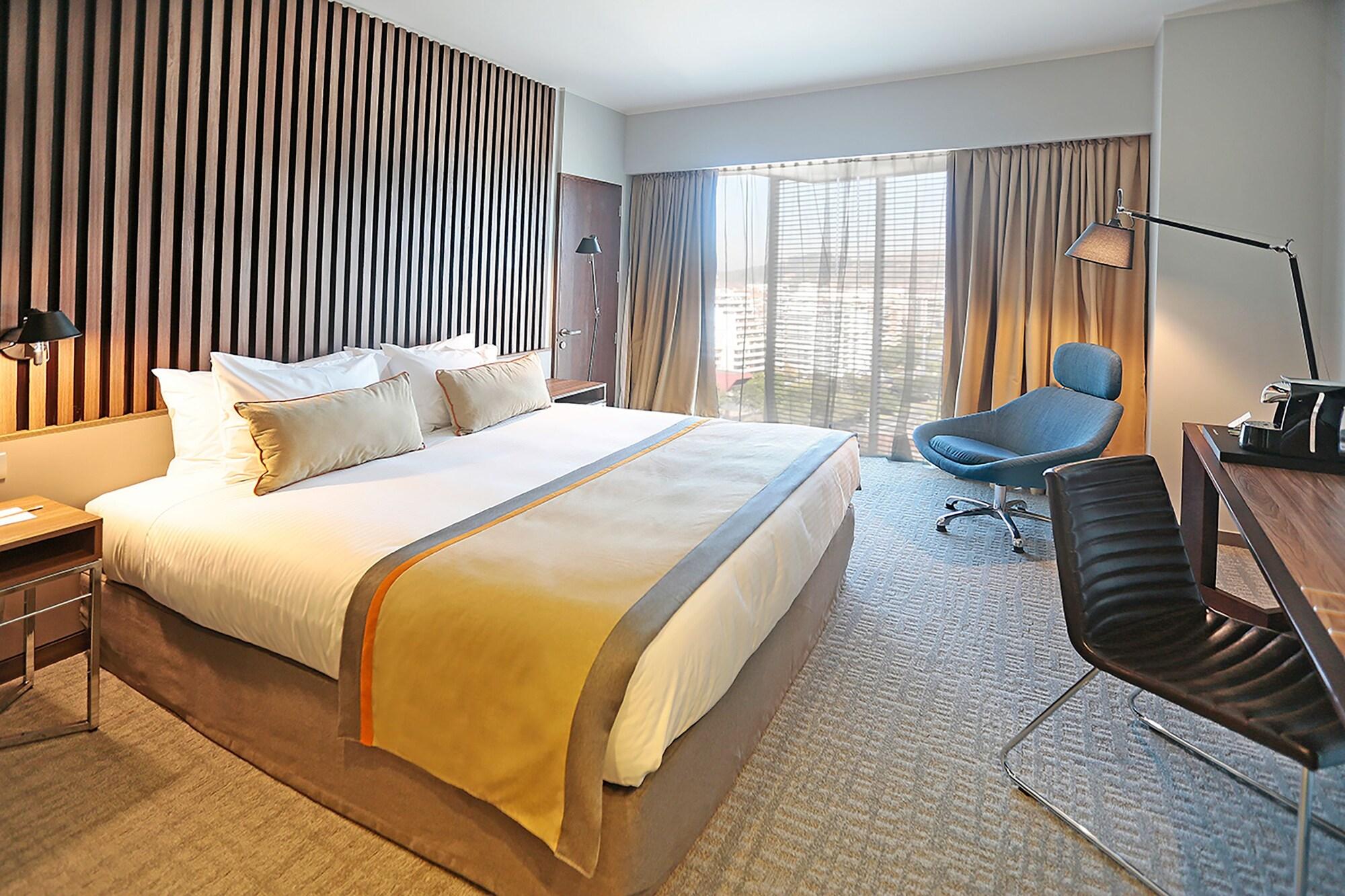 Doubletree By Hilton Santiago Kennedy, Chile Hotel Екстериор снимка