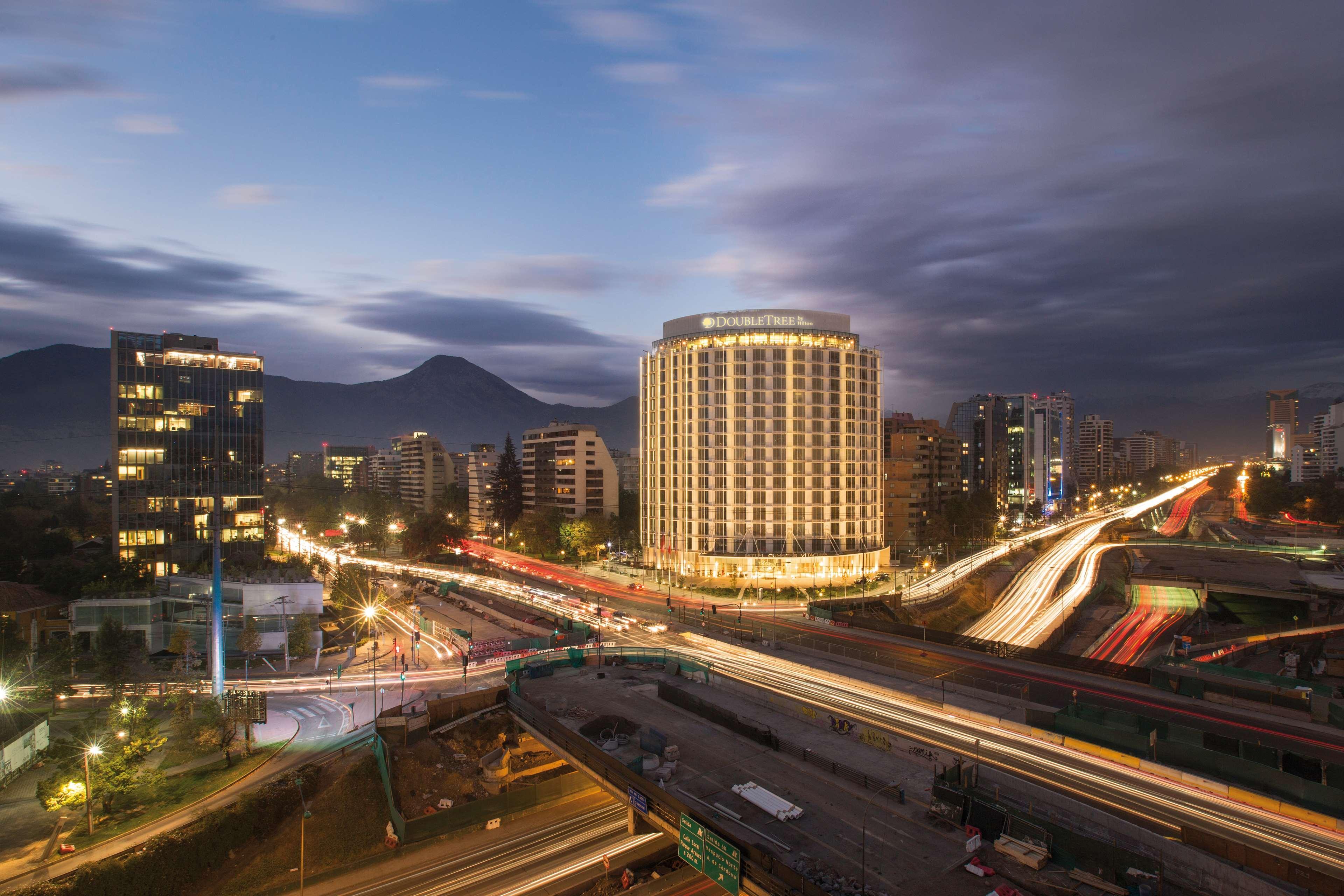 Doubletree By Hilton Santiago Kennedy, Chile Hotel Екстериор снимка