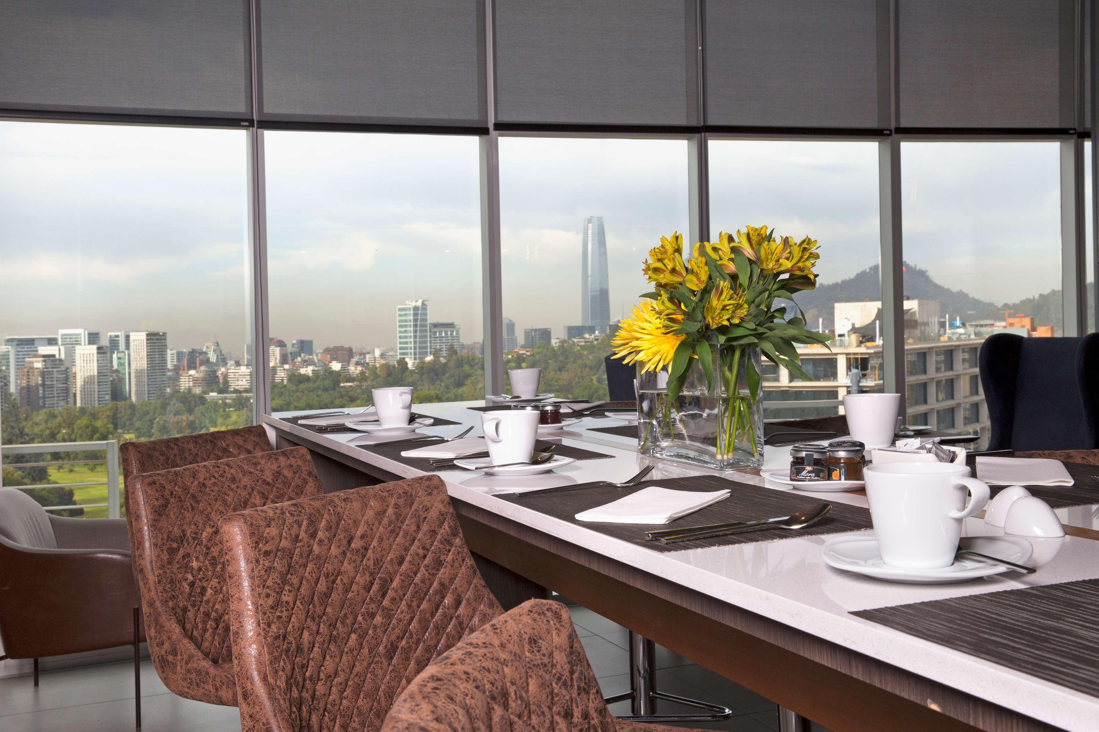Doubletree By Hilton Santiago Kennedy, Chile Hotel Екстериор снимка